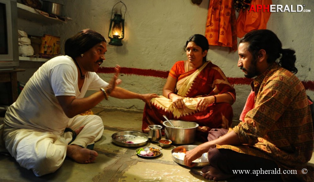 Aa Aiduguru Movie Latest Photos