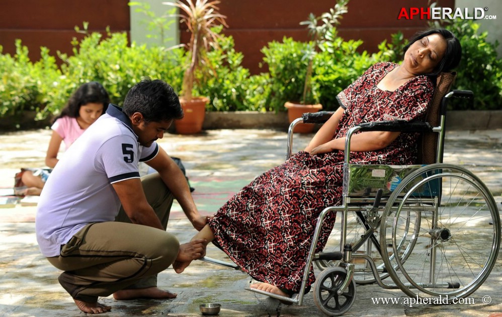Aa Aiduguru Movie Latest Photos