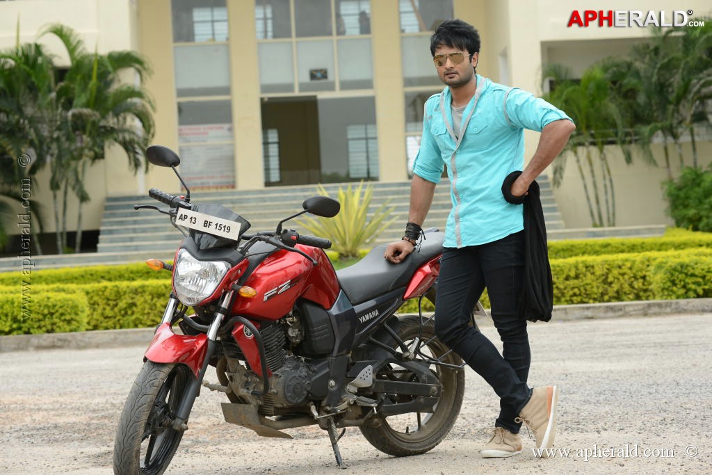 Aadu Magadraa Buggi Movie Stills