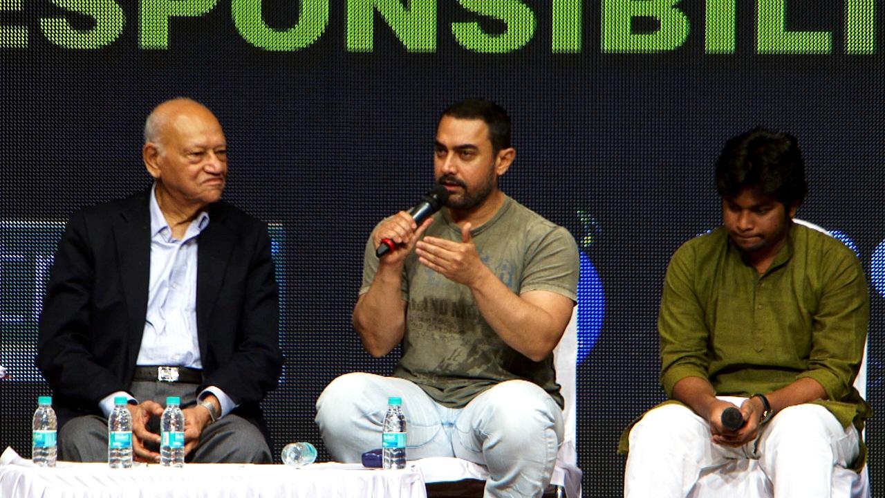 Aamir Khan Joins YGF 2015