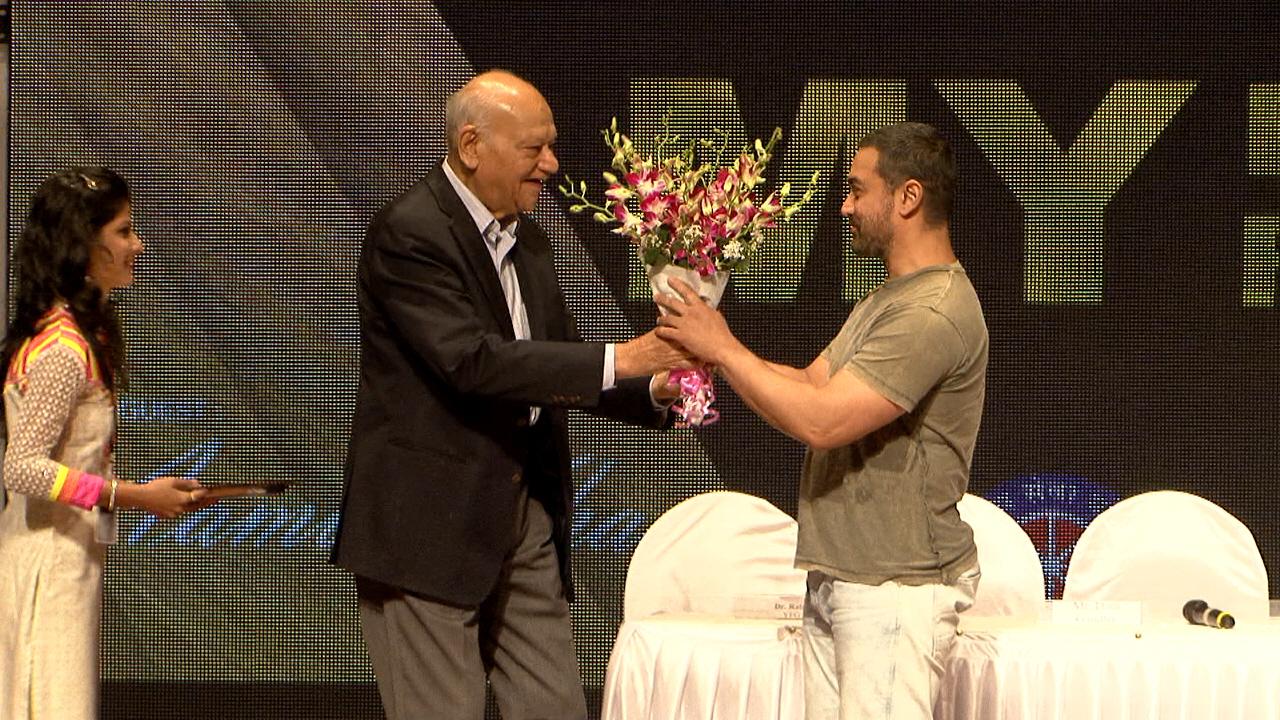 Aamir Khan Joins YGF 2015