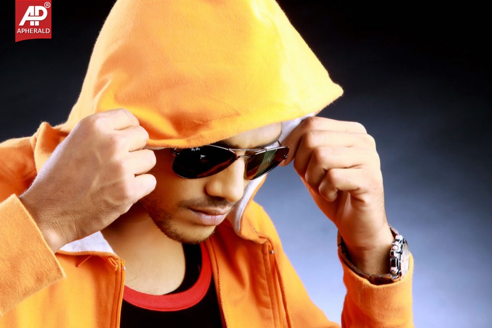 Adee Lekka Movie Stills