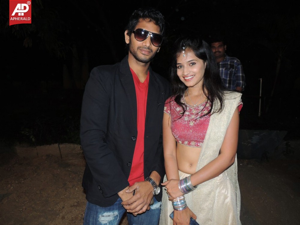 Adee Lekka Movie Stills