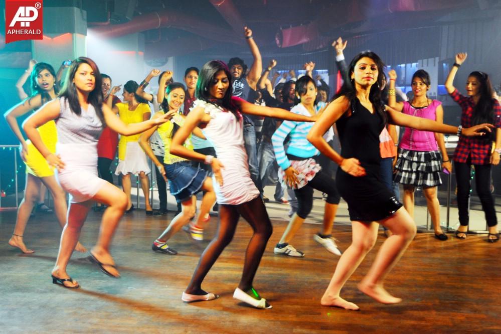 Adhee Lekka Movie New Images