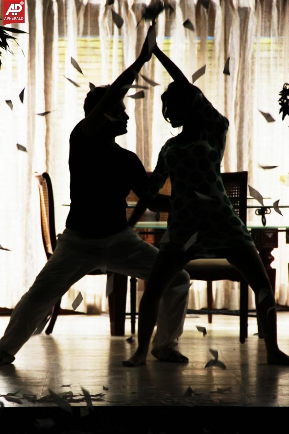 Adhee Lekka New Stills n Walls