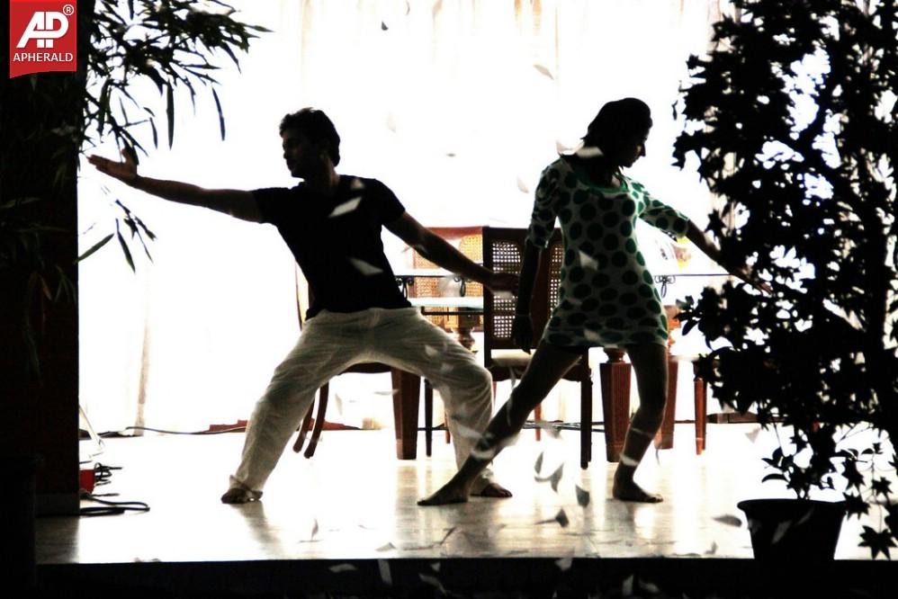 Adhee Lekka New Stills n Walls