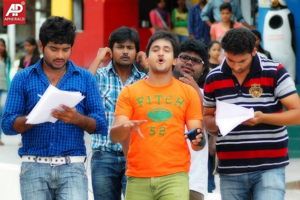 Adhee Lekka New Stills n Walls