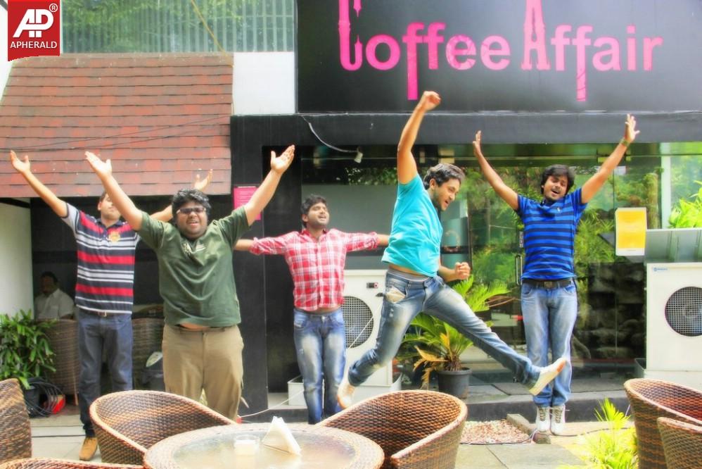 Adhee Lekka New Stills n Walls