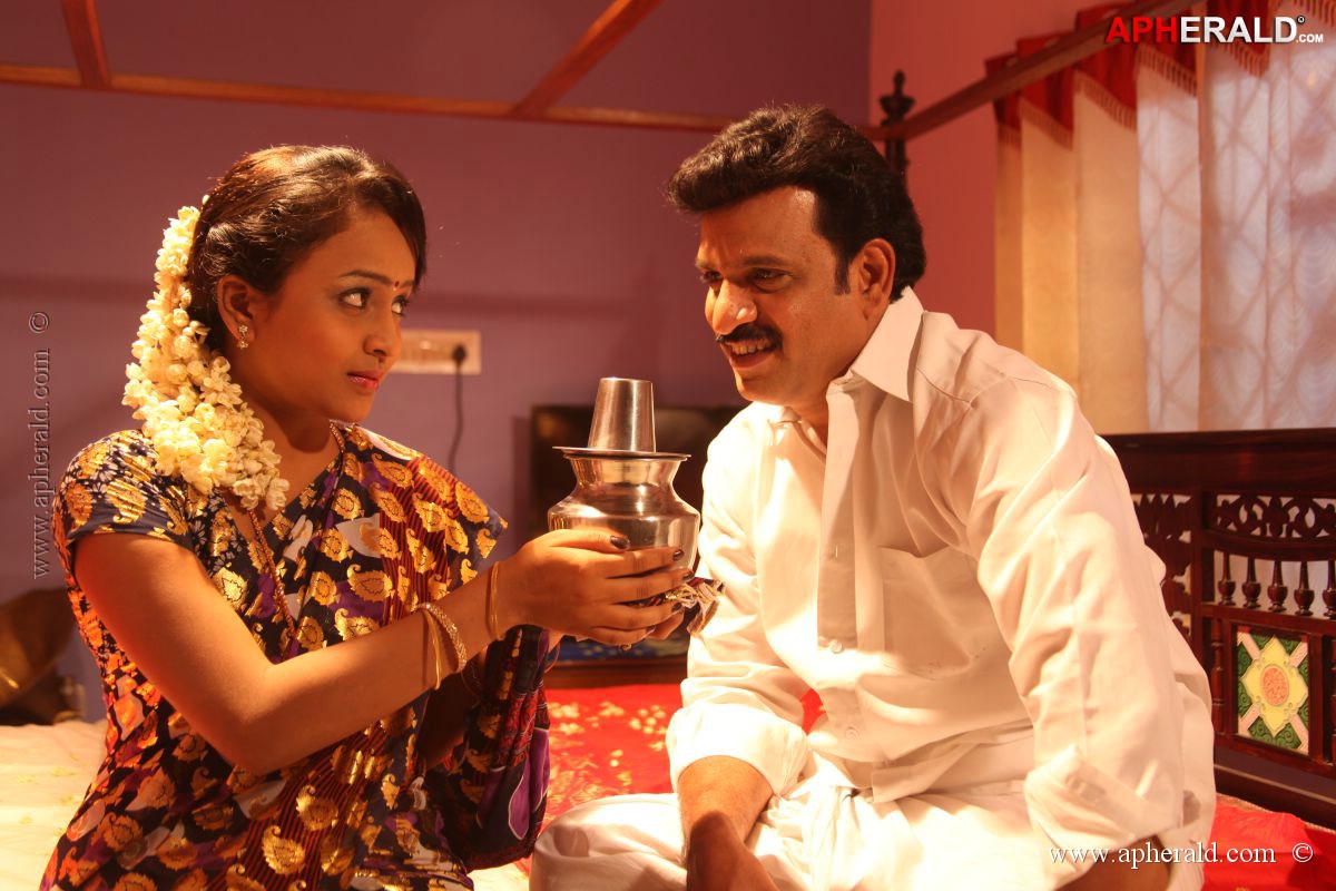 Adiyen Movie hot Stills