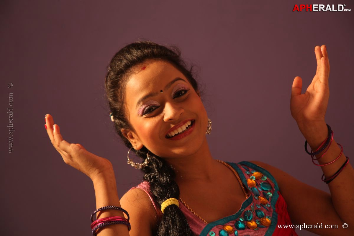 Adiyen Movie hot Stills