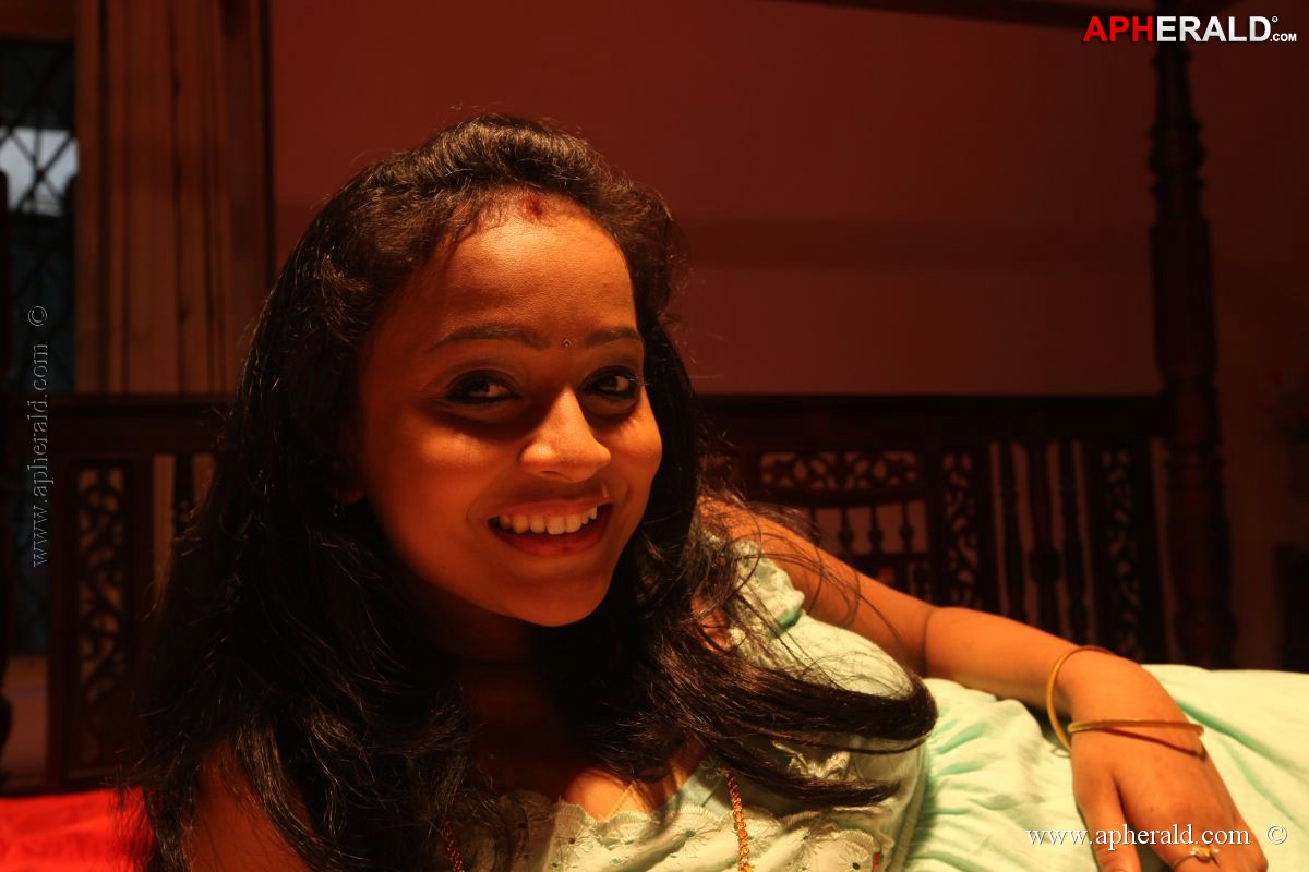 Adiyen Movie hot Stills