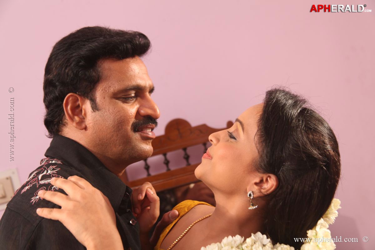 Adiyen Movie hot Stills