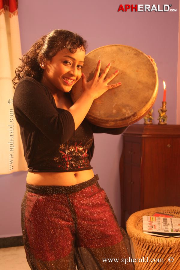 Adiyen Movie hot Stills