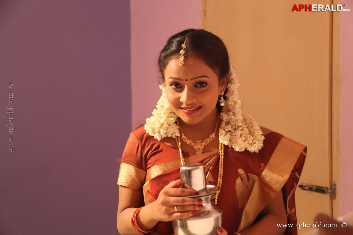 Adiyen Movie hot Stills