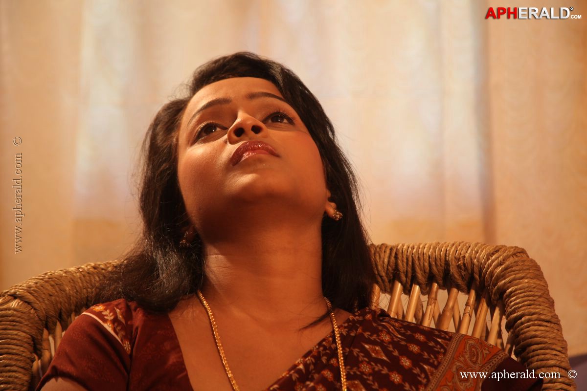 Adiyen Movie hot Stills