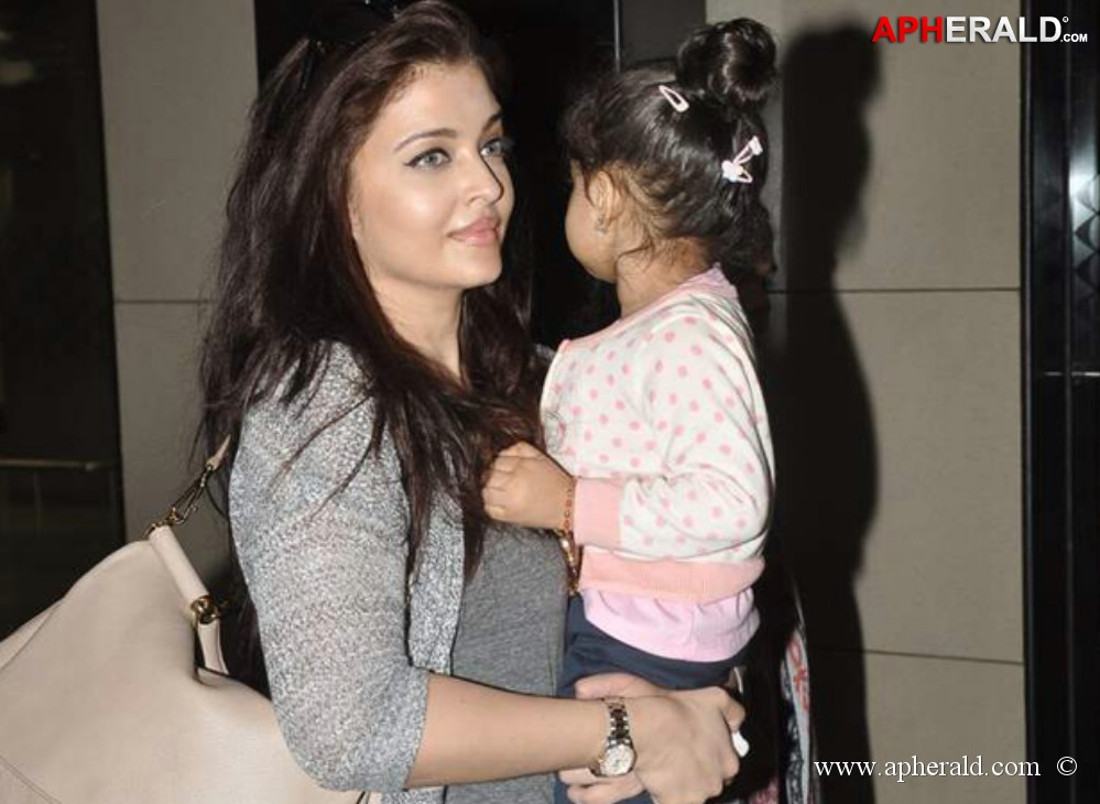 Aishwarya with Aaradhya New Stills