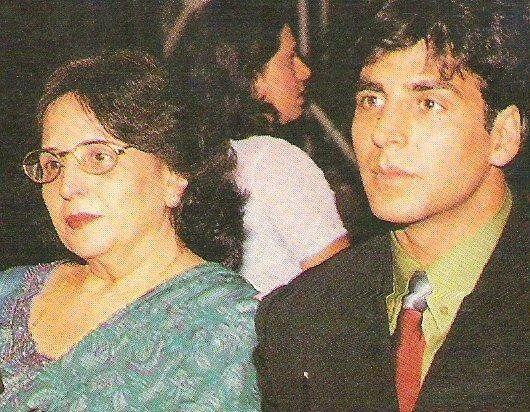 Akshay and Family Unseen Photos