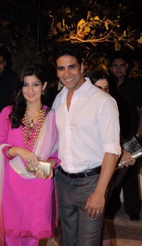 Akshay and Family Unseen Photos
