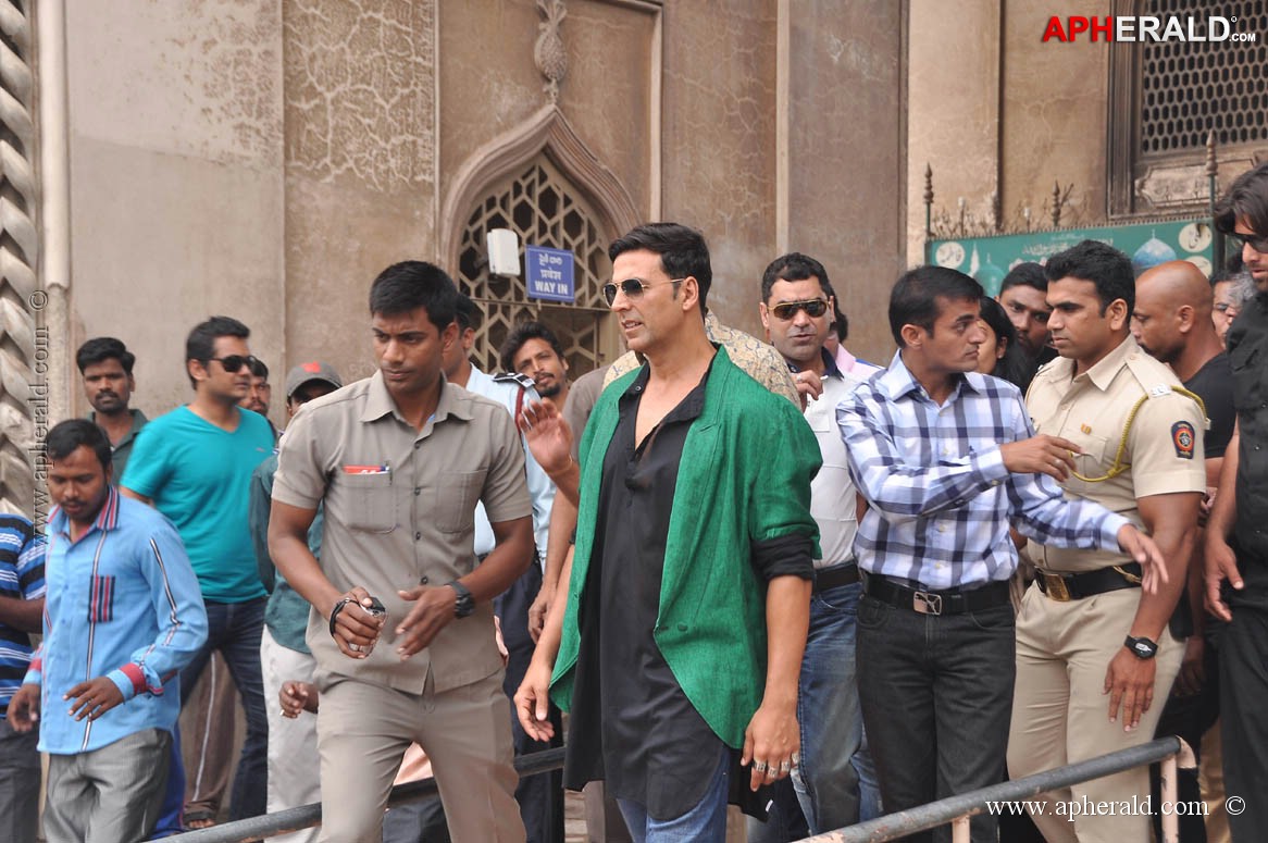 Akshay Kumar at Charminar