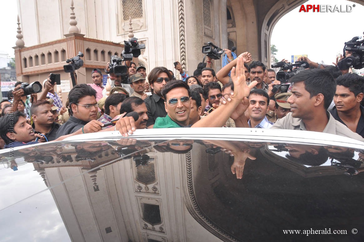 Akshay Kumar at Charminar