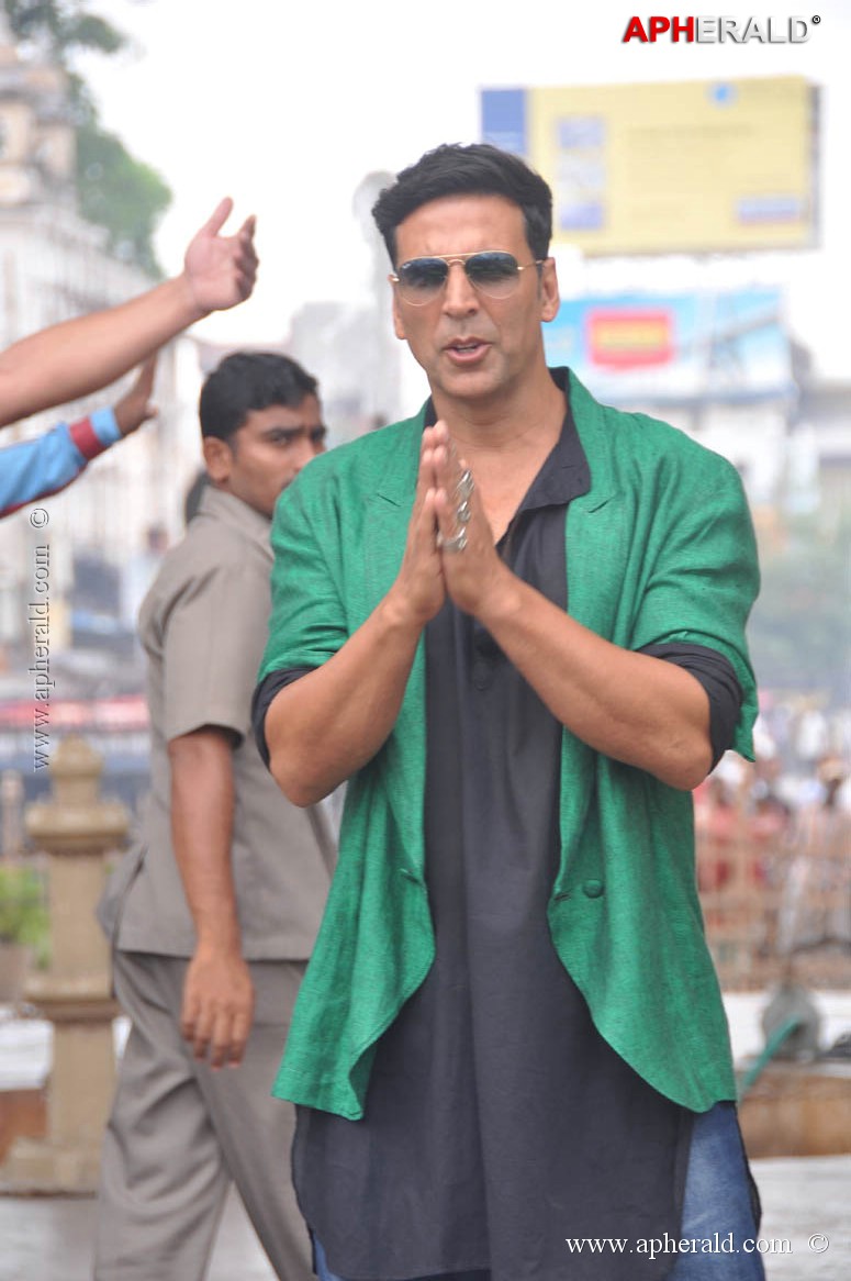 Akshay Kumar at Charminar