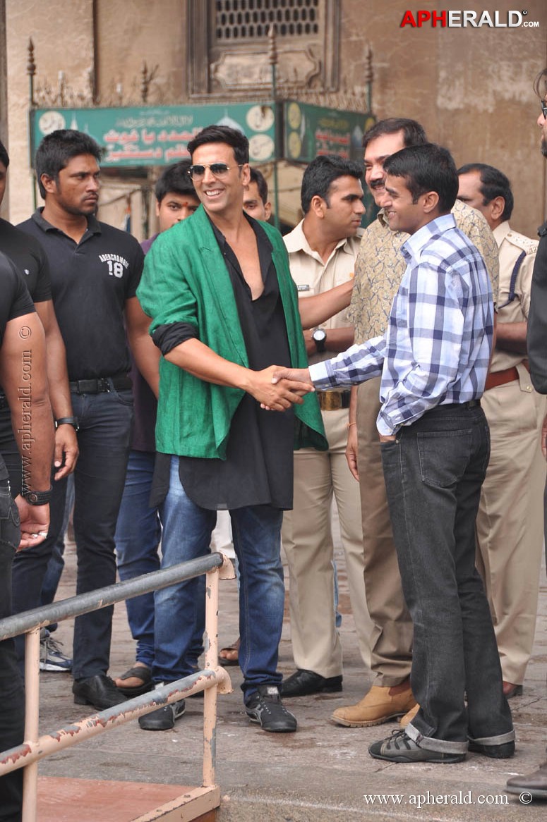 Akshay Kumar at Charminar