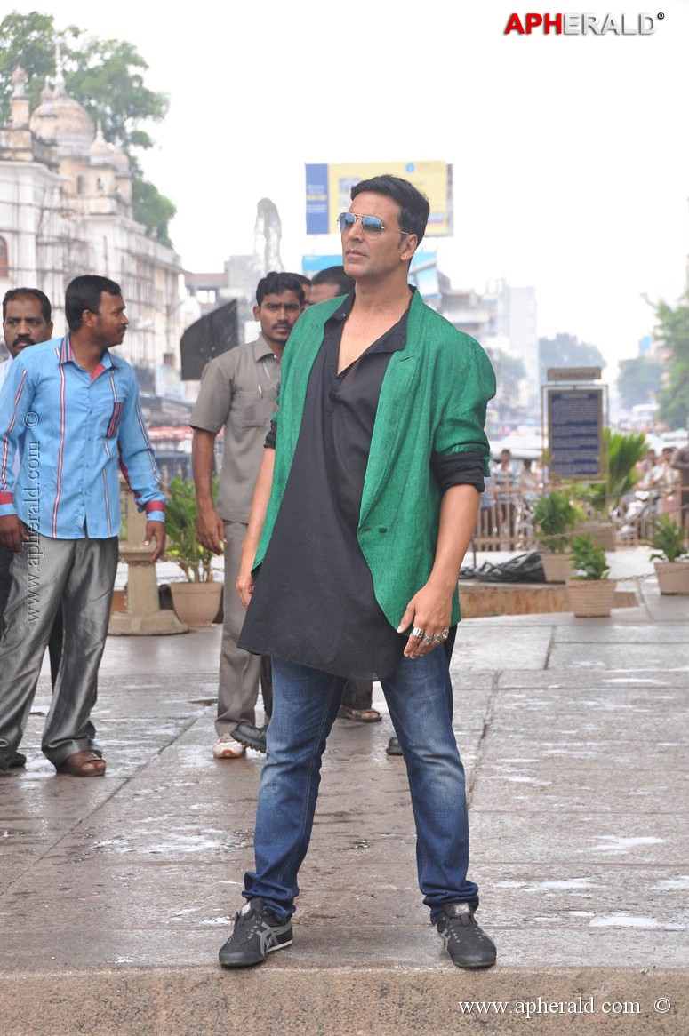 Akshay Kumar at Charminar