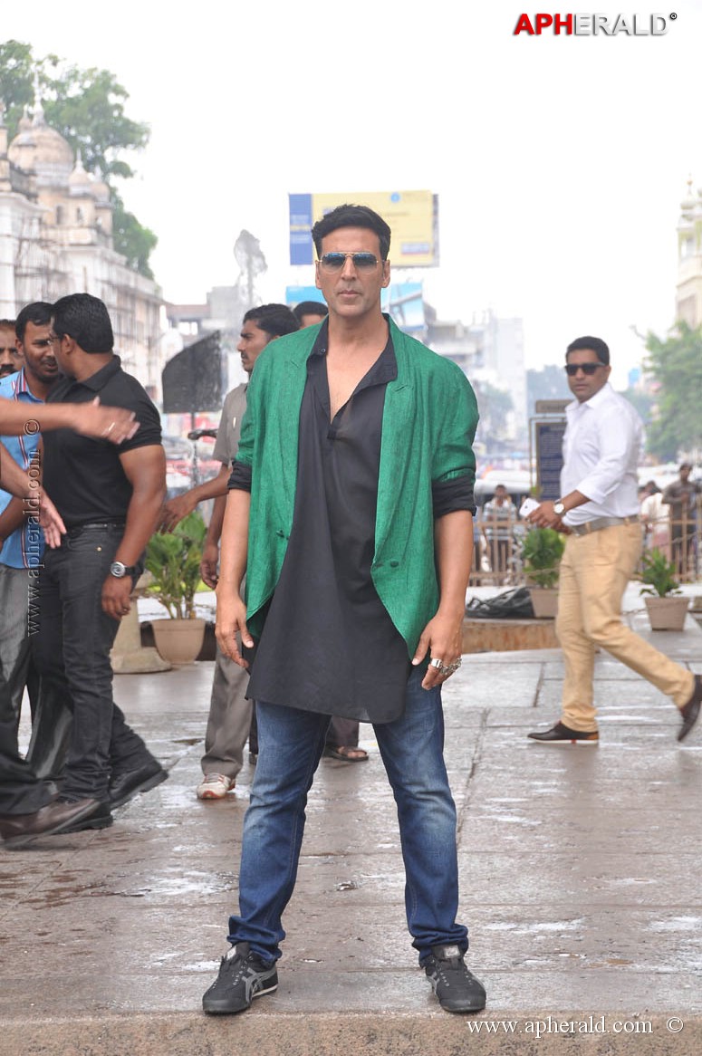 Akshay Kumar at Charminar
