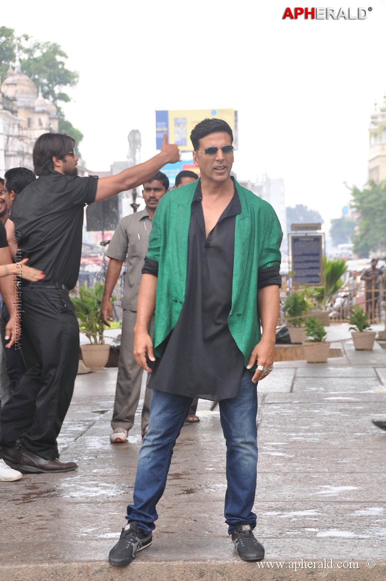 Akshay Kumar at Charminar