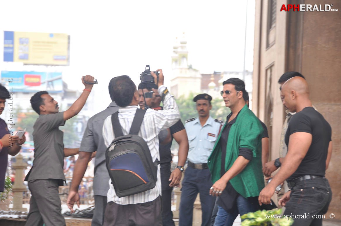 Akshay Kumar at Charminar