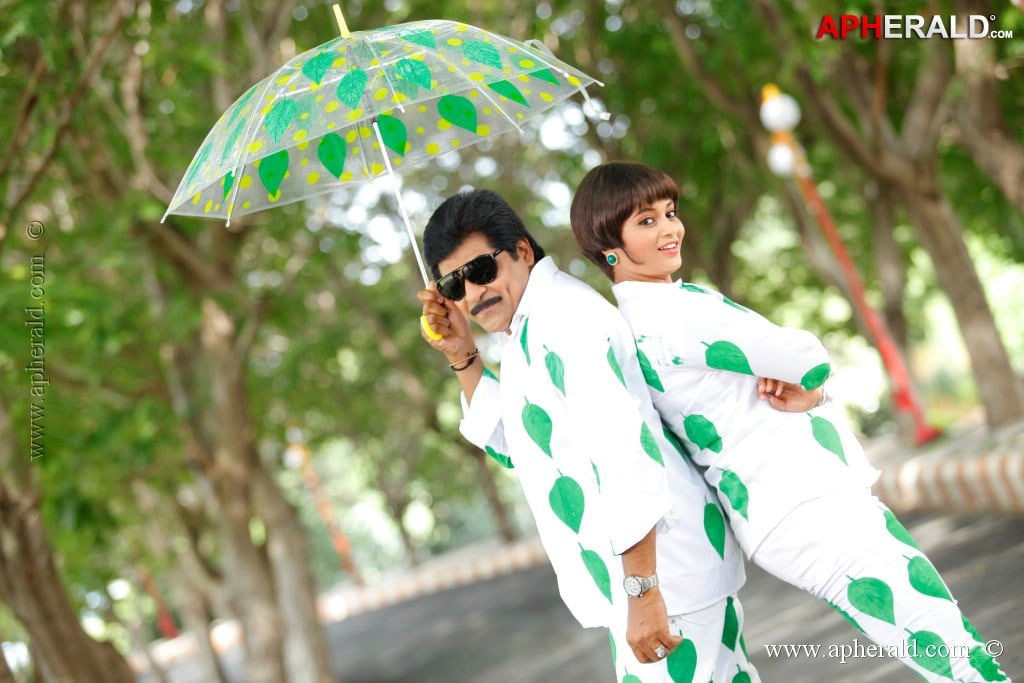 AliBaba Okkade Donga Movie New Stills