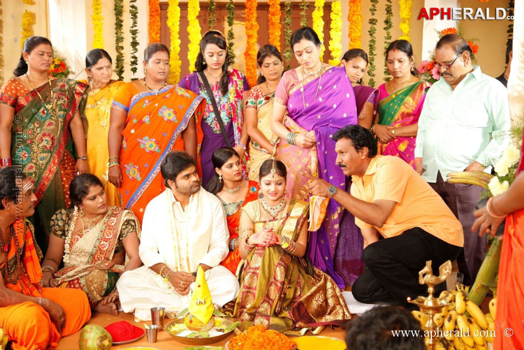 AliBaba Okkade Donga Movie New Stills