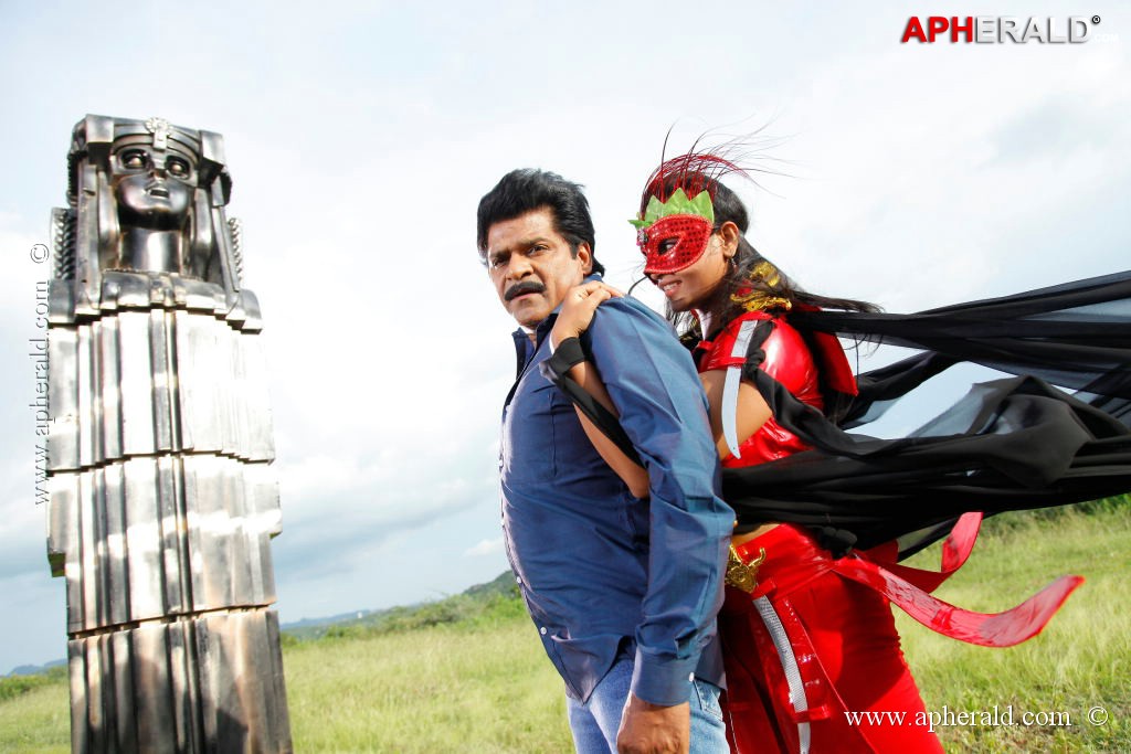 AliBaba Okkade Donga Movie New Stills