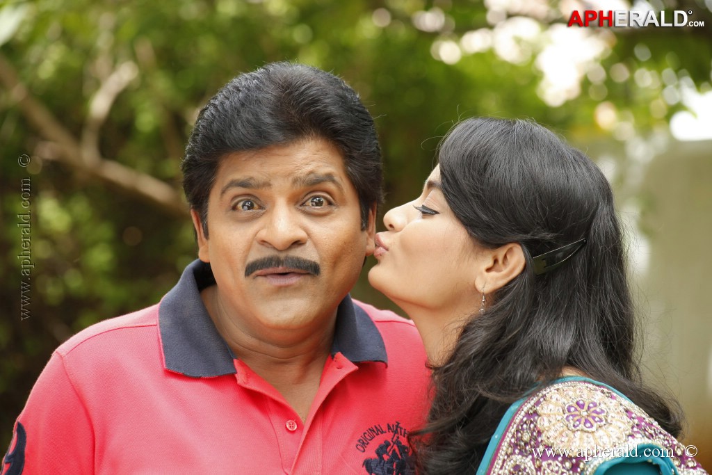 Alibaba Okkade Donga Movie Stills