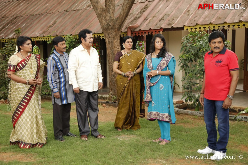 Alibaba Okkade Donga Movie Stills