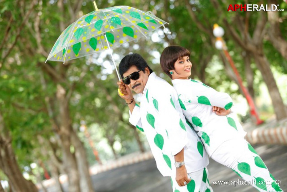 Alibaba Okkade Donga Movie Stills