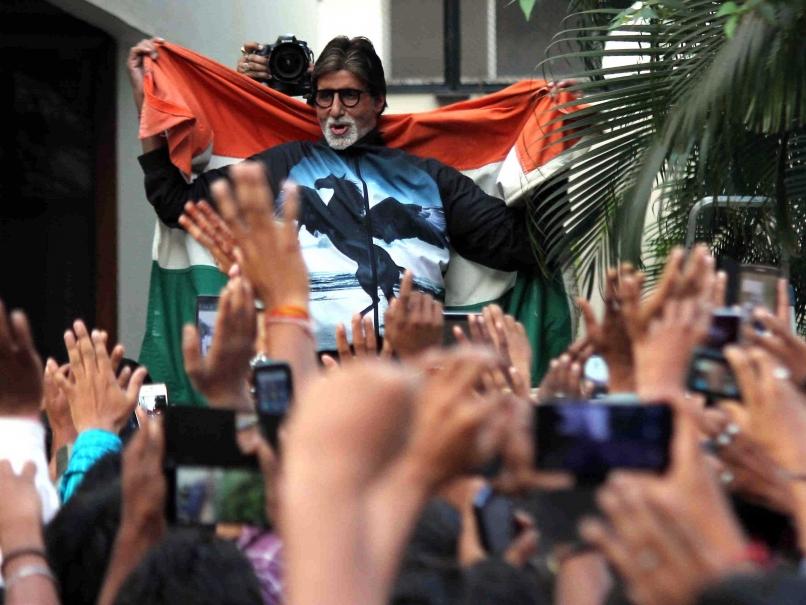 Amitabh Bachchan drapes national flag on India victory against Pakistan