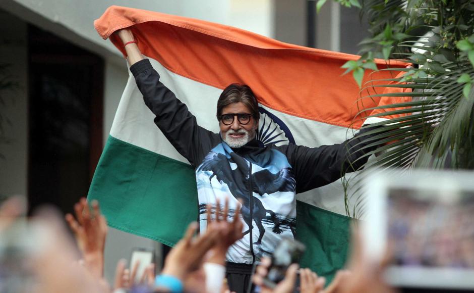 Amitabh Bachchan drapes national flag on India victory against Pakistan