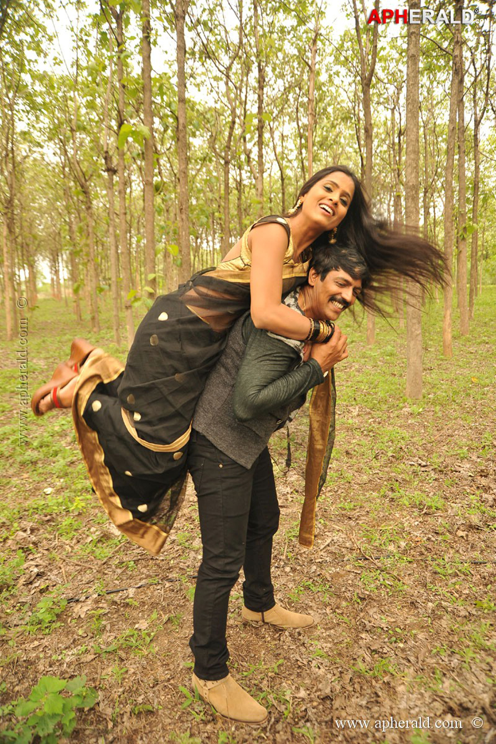 Anaganaga Movie Hot Pics