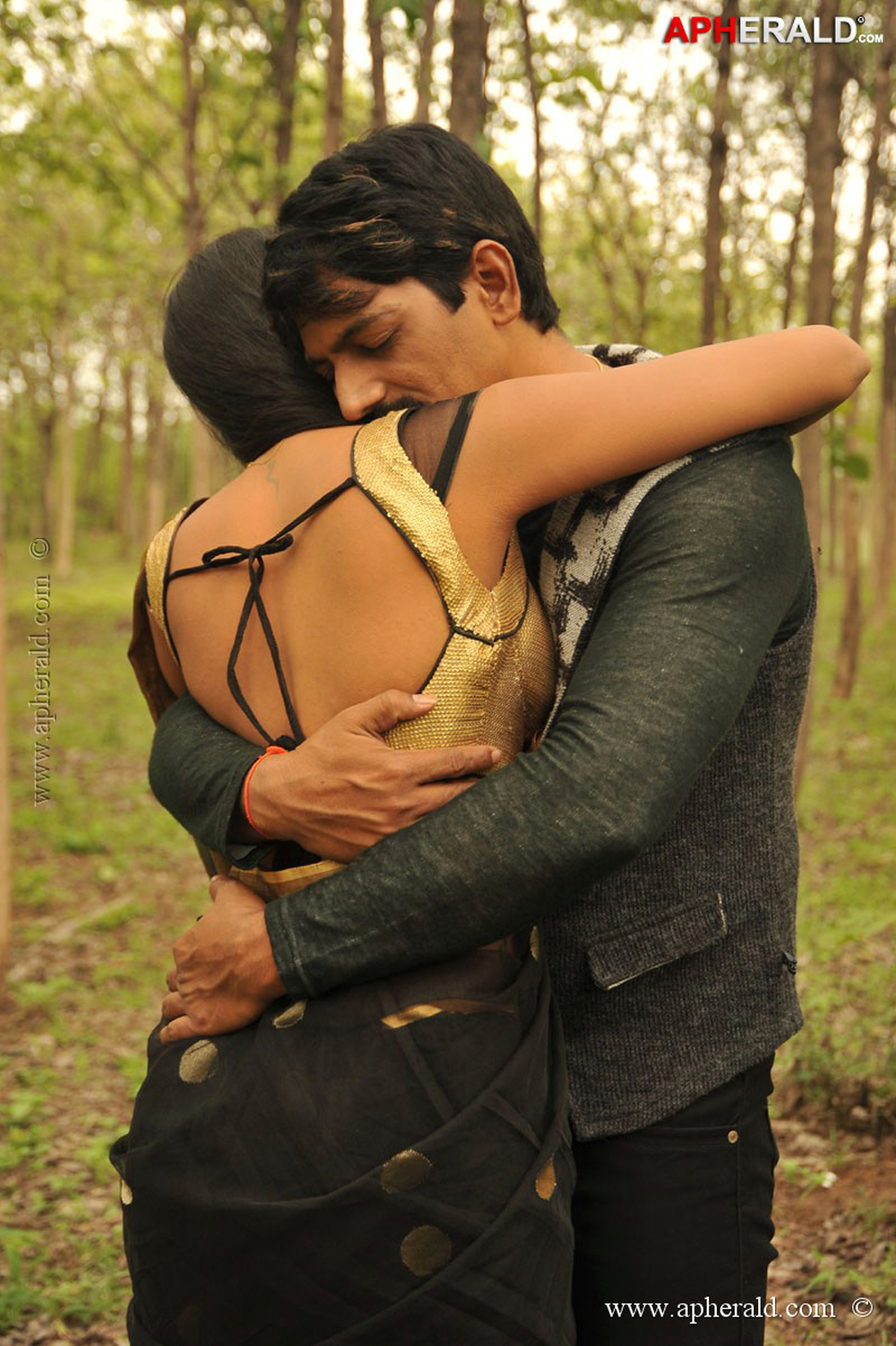 Anaganaga Movie Hot Pics