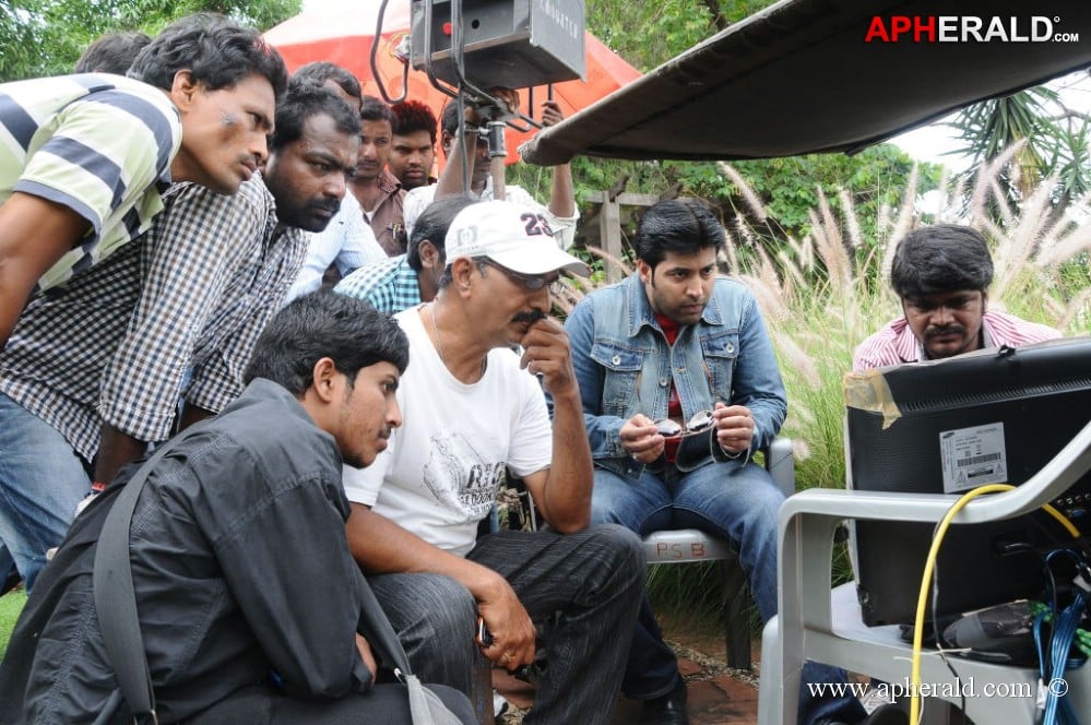 Anandam Malli Modalaindi working stills
