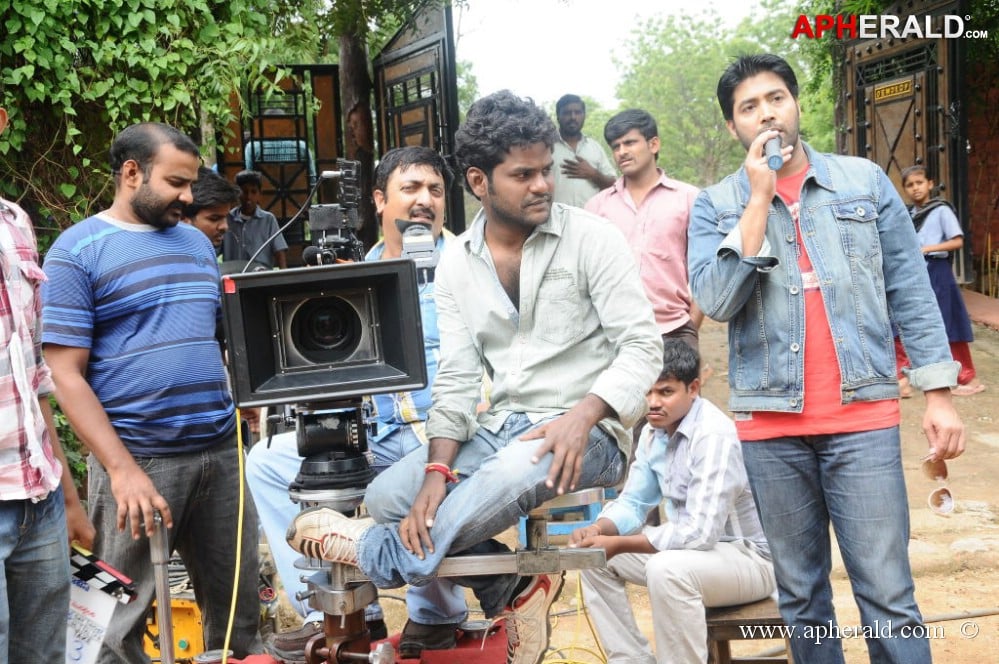 Anandam Malli Modalaindi working stills
