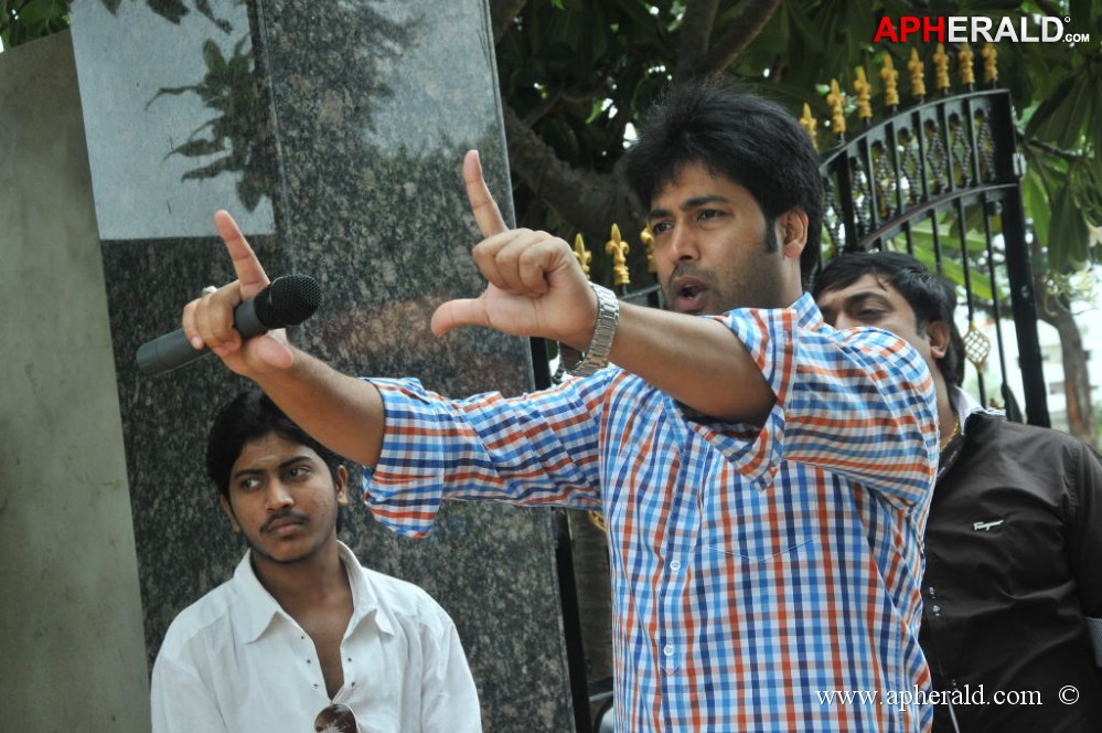 Anandam Malli Modalaindi working stills