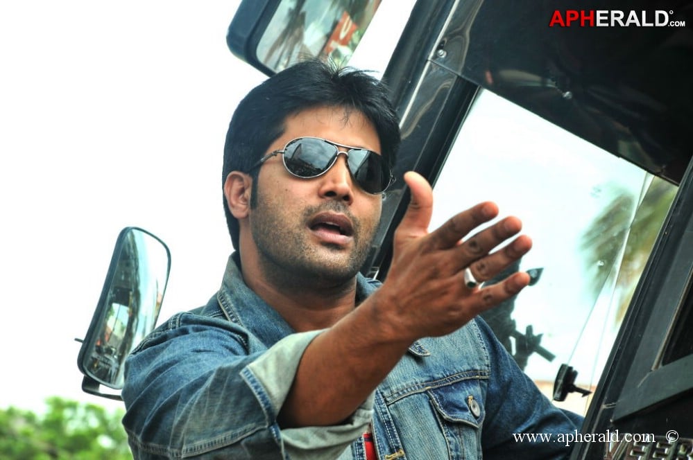 Anandam Malli Modalaindi working stills