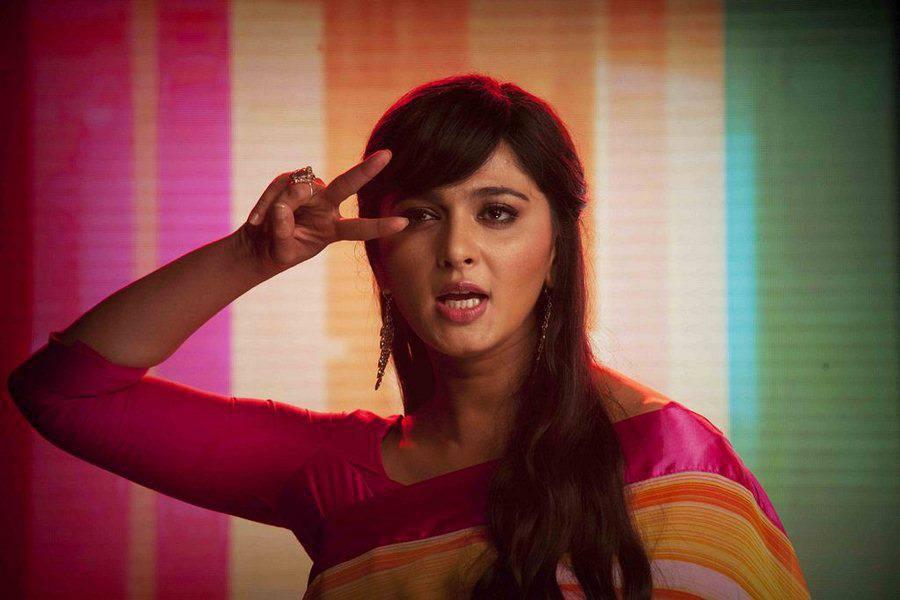 Anushka Stills From Yennai Aridhaal Movie