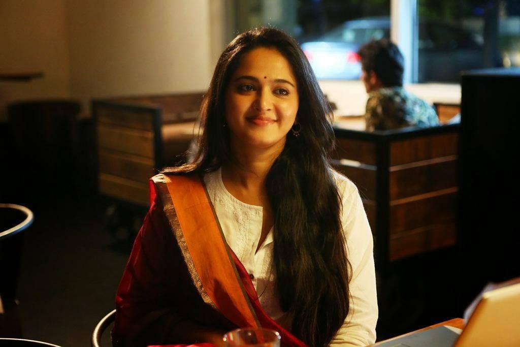 Anushka Stills From Yennai Aridhaal Movie