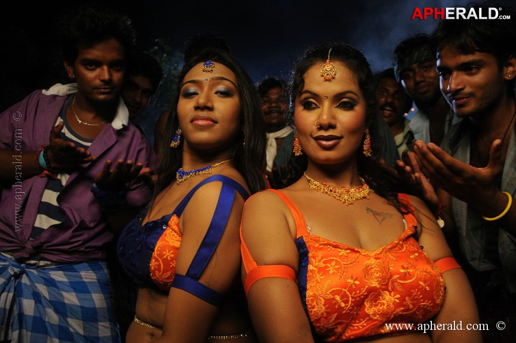 Apple Penney Tamil Movie Stills