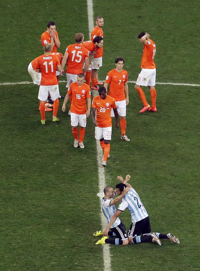 Argentina Beat Netherlands 4-2 On Penalties