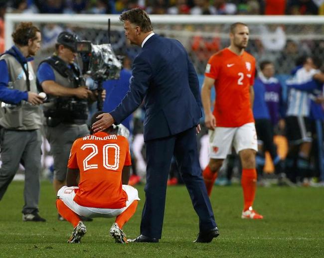 Argentina Beat Netherlands 4-2 On Penalties