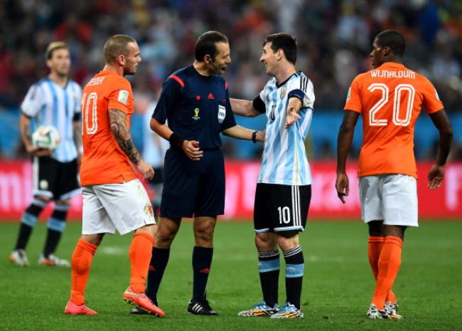 Argentina Beat Netherlands 4-2 On Penalties